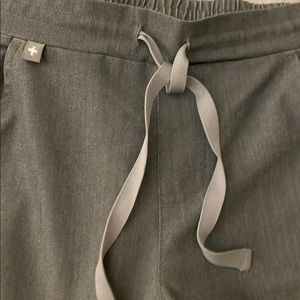 Figs women’s jogger scrub pant